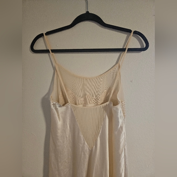 Vintage Valentino Intimo Sleepwear - Picture 4 of 7